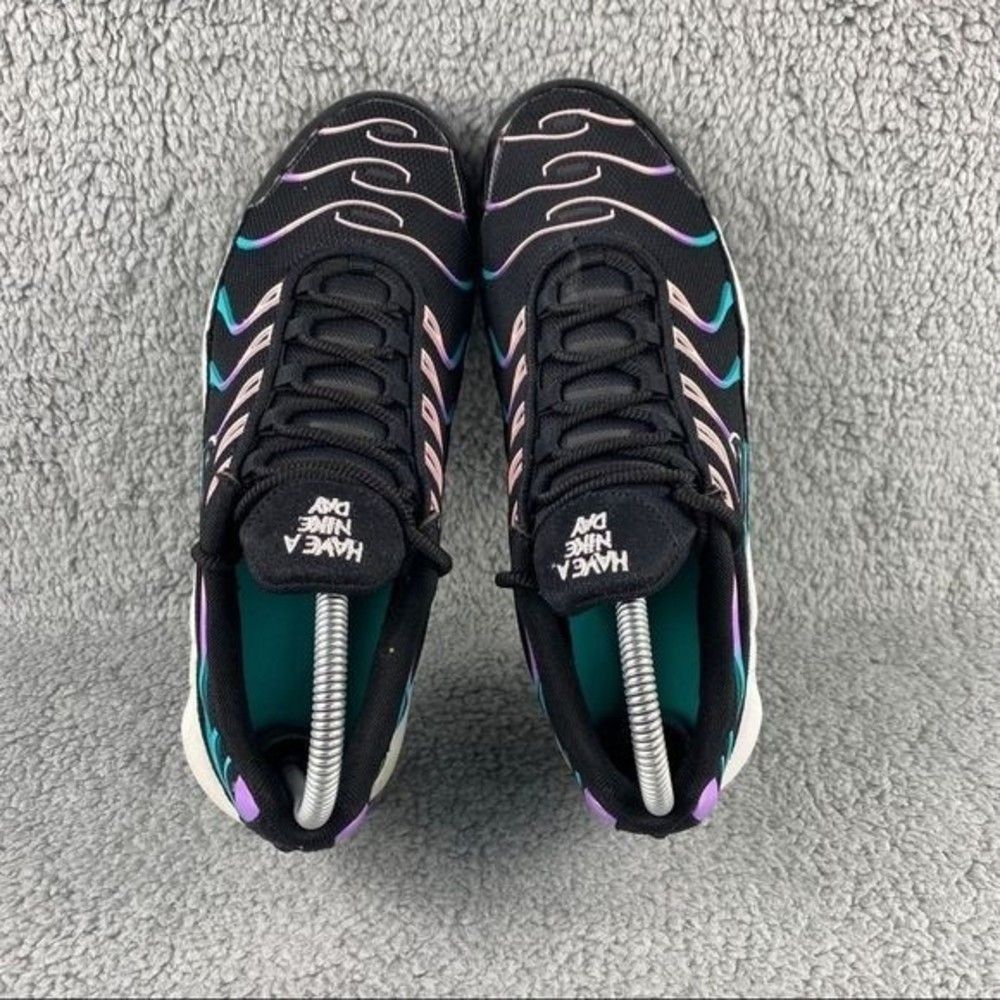 Nike Black and Purple Women's Sneakers - Picture 6 of 12